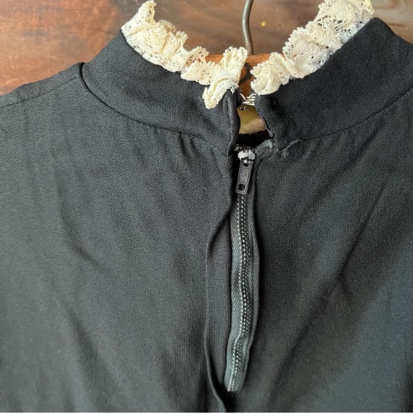 Vintage black lace-edged blouse / cream lace Wednesday handmade one of a kind - Picture 5 of 12